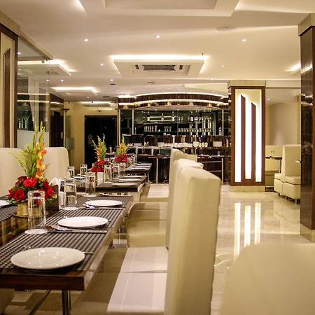 Regenta Inn Larica Kolkata Bagian luar foto