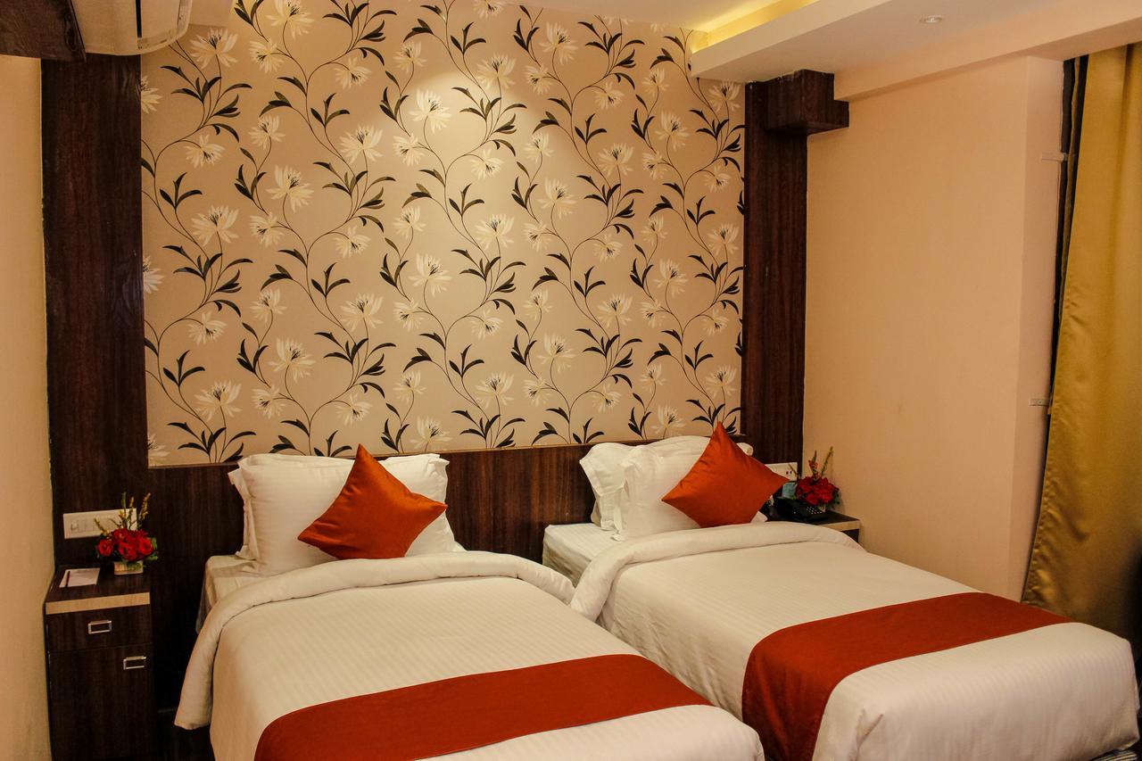 Regenta Inn Larica Kolkata Bagian luar foto