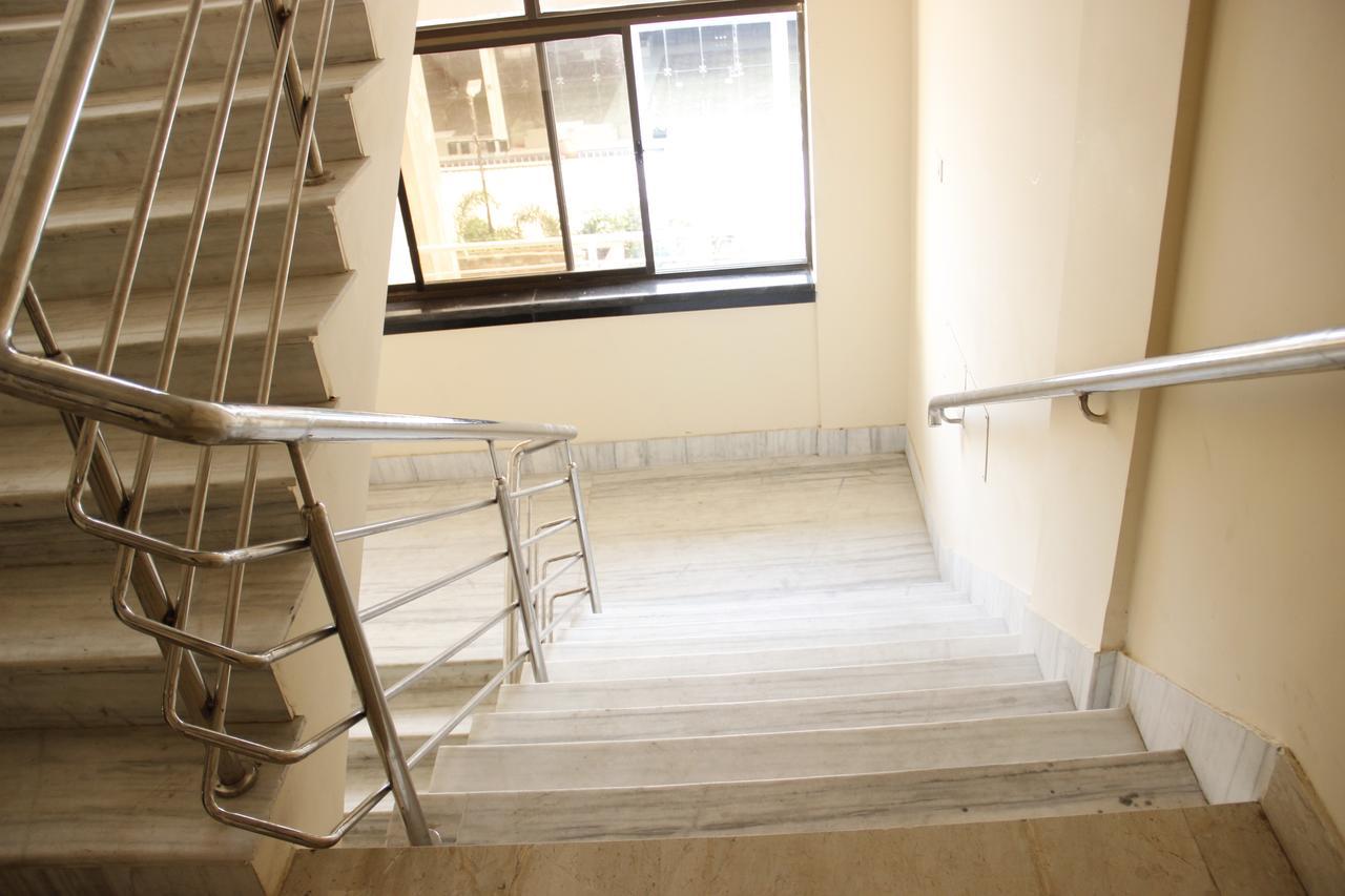 Regenta Inn Larica Kolkata Bagian luar foto