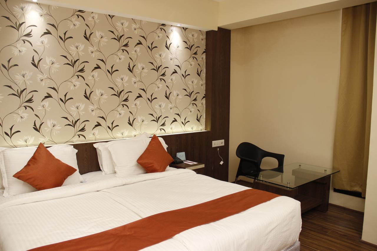Regenta Inn Larica Kolkata Bagian luar foto