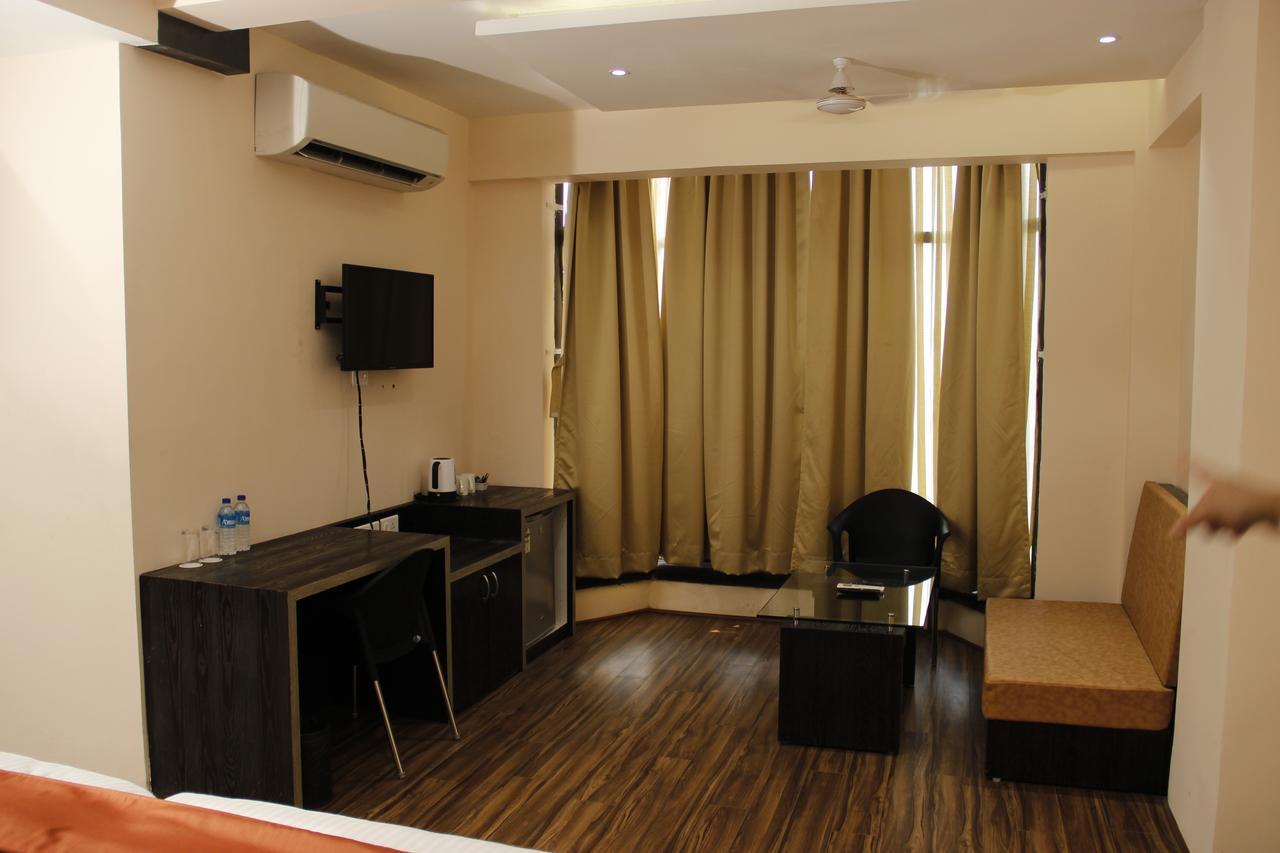 Regenta Inn Larica Kolkata Bagian luar foto