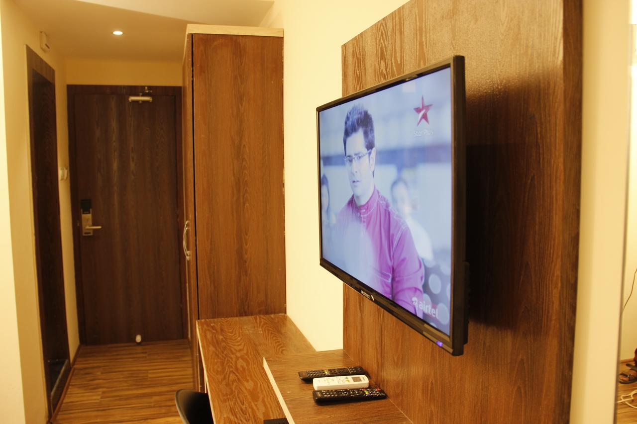 Regenta Inn Larica Kolkata Bagian luar foto