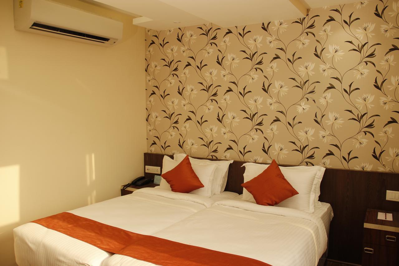 Regenta Inn Larica Kolkata Bagian luar foto