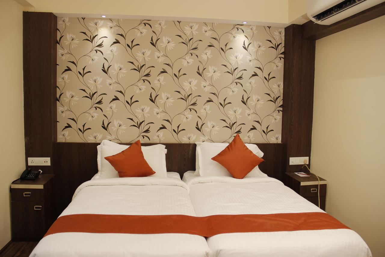 Regenta Inn Larica Kolkata Bagian luar foto