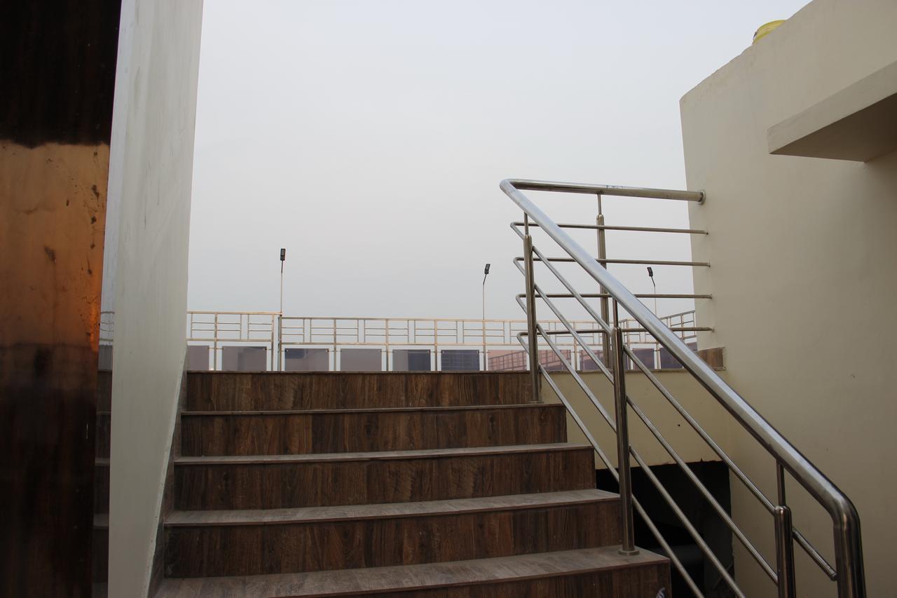 Regenta Inn Larica Kolkata Bagian luar foto