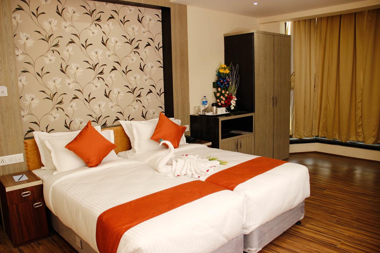 Regenta Inn Larica Kolkata Bagian luar foto