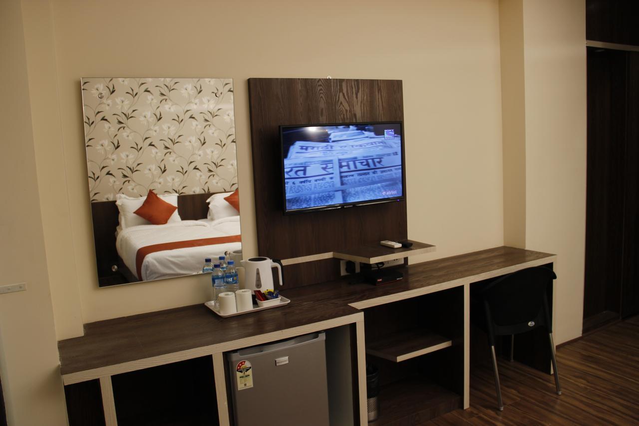 Regenta Inn Larica Kolkata Bagian luar foto