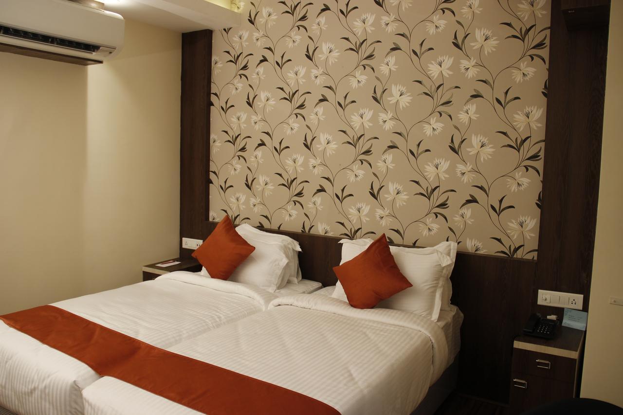 Regenta Inn Larica Kolkata Bagian luar foto