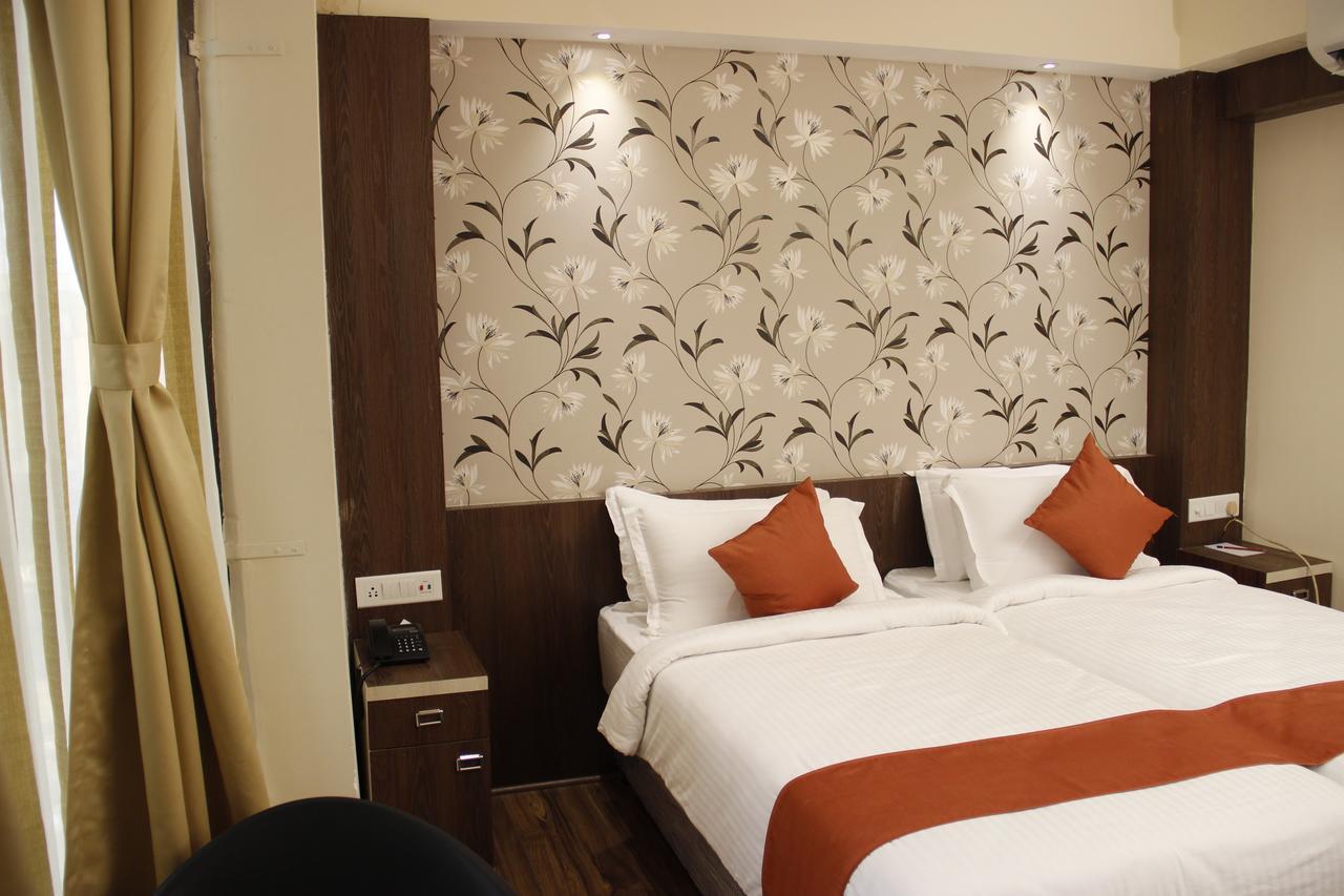 Regenta Inn Larica Kolkata Bagian luar foto