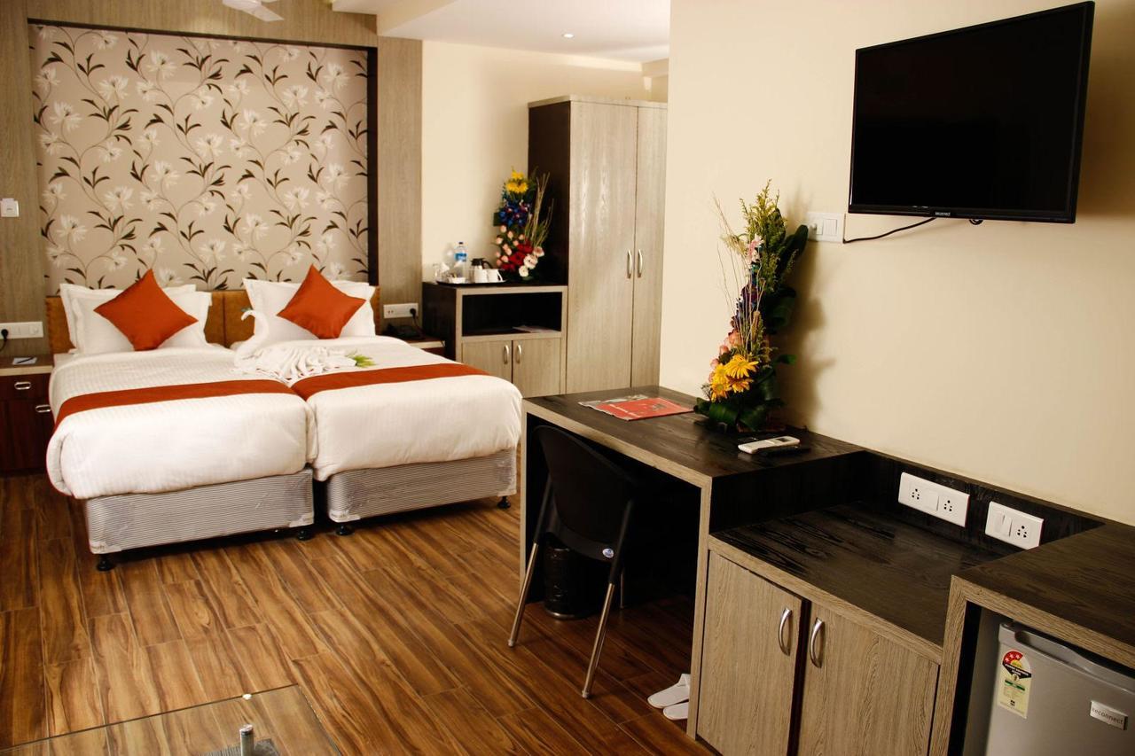 Regenta Inn Larica Kolkata Bagian luar foto