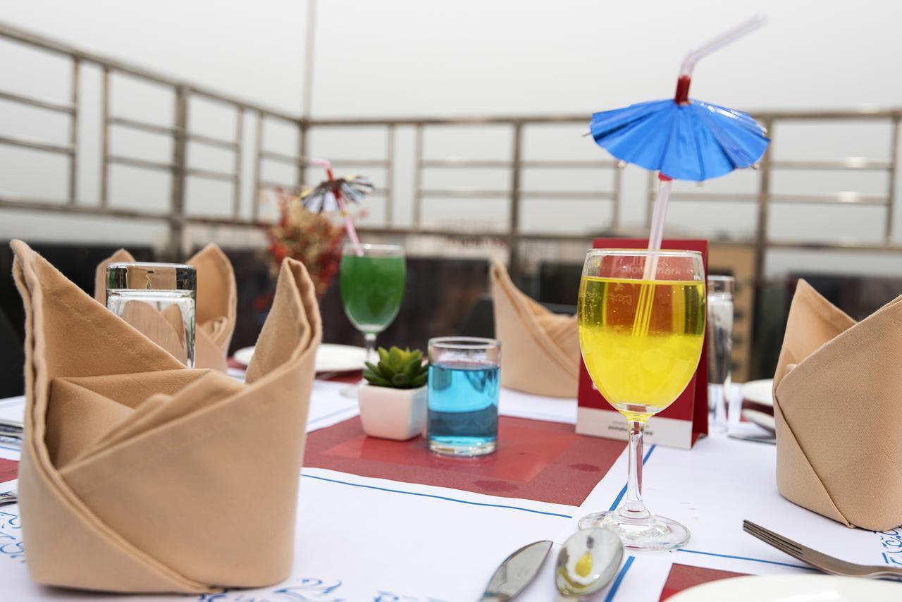Regenta Inn Larica Kolkata Bagian luar foto